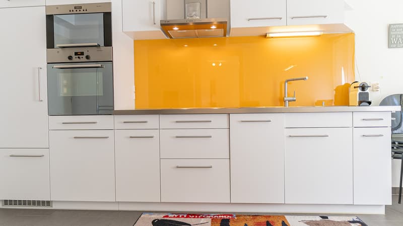 Locaux de bureau avec appartement d'une pièce dans un emplacement préféré à Brig (3)