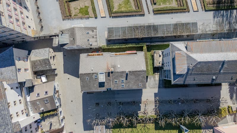 Locaux de bureau avec appartement d'une pièce dans un emplacement préféré à Brig (10)