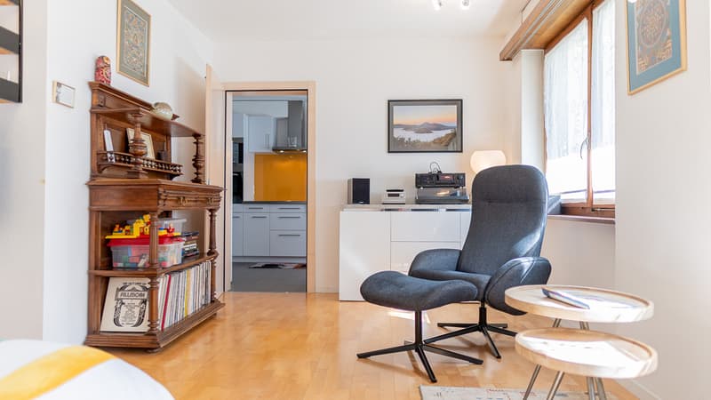 Locaux de bureau avec appartement d'une pièce dans un emplacement préféré à Brig (4)