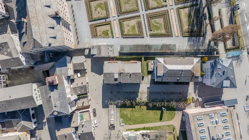 Locaux de bureau avec appartement d'une pièce dans un emplacement préféré à Brig (11)