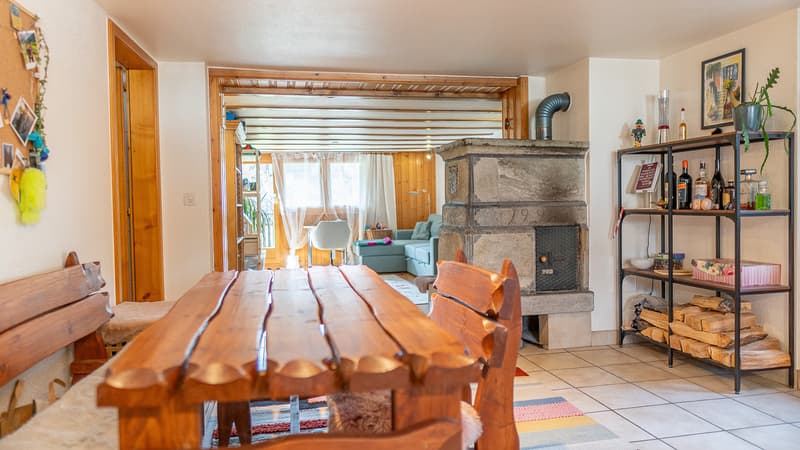 Appartement charmant dans une maison valaisanne rustique au-dessus de Visp (5)