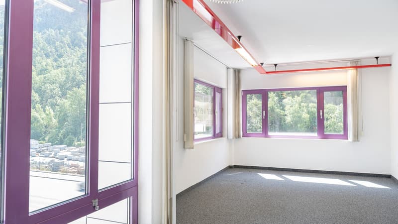 Espace de bureau divisible et atelier dans un emplacement idéal à Visp (12)
