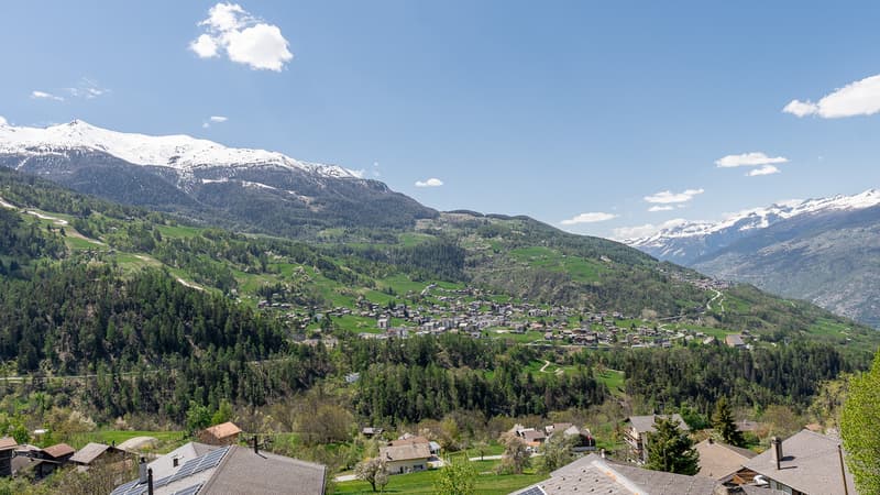 Modern 4.5-room first-floor apartment in Bürchen (2)