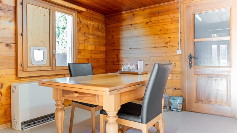 Casa a due famiglie e stalla con una vista meravigliosa e un sole perfetto (4)