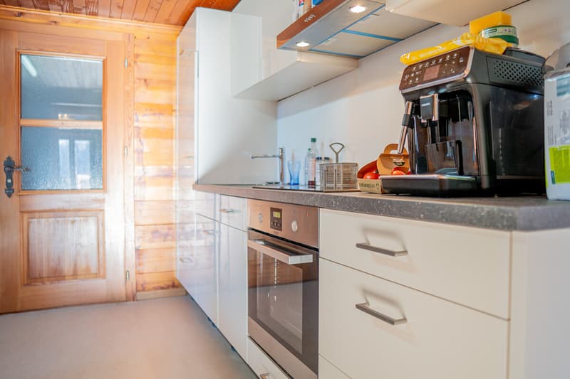 Casa a due famiglie e stalla con una vista meravigliosa e un sole perfetto (6)