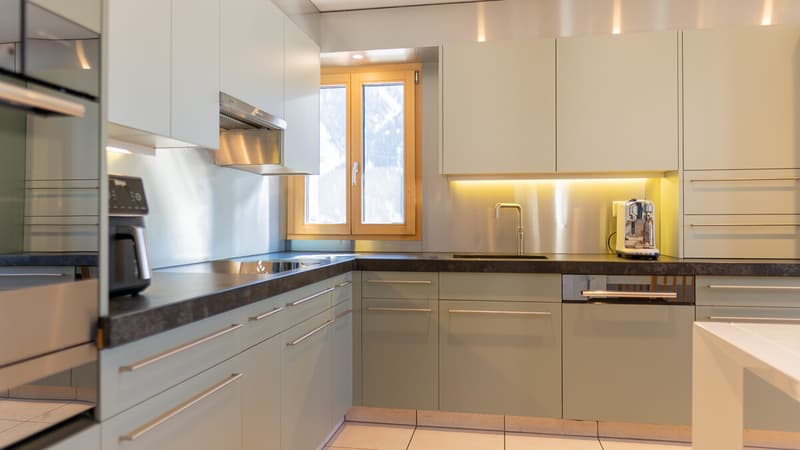 Lots of living space, sun, and views in Blitzingen (7)