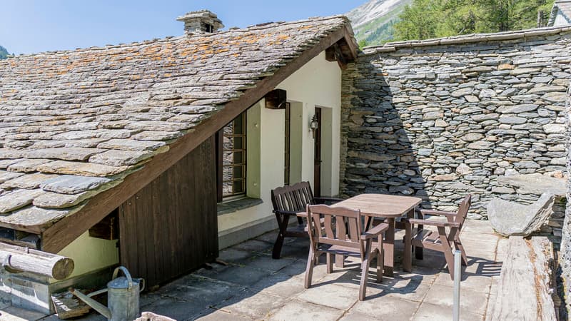 Maison valaisanne historiquement précieuse sur le Simplon (2)
