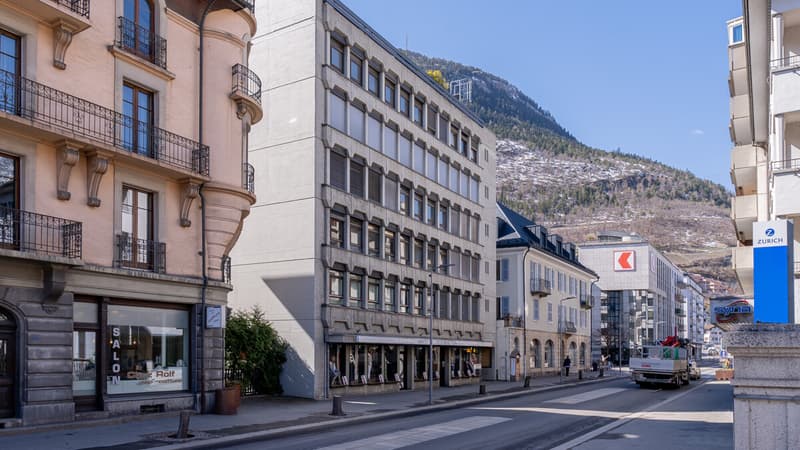 Diverse commercial property in the center of Visp (2)