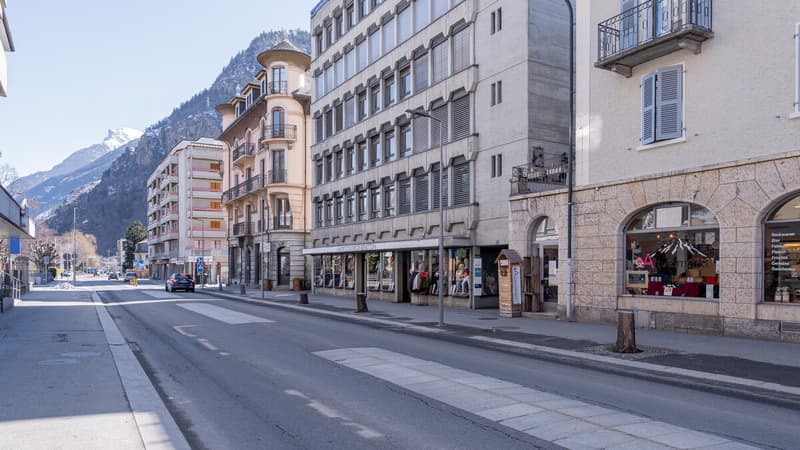 Diverse commercial property in the center of Visp (1)