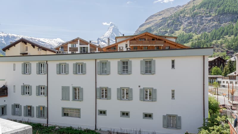 Appartamento di 3,5 locali completamente ristrutturato, situato nel centro di Zermatt (1)