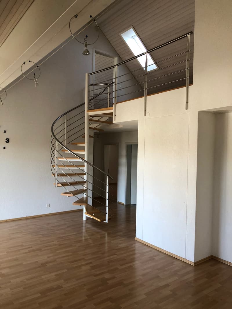 Incantevole appartamento maisonette 5.5 locali ad Auw – disponibile immediatamente! (4)