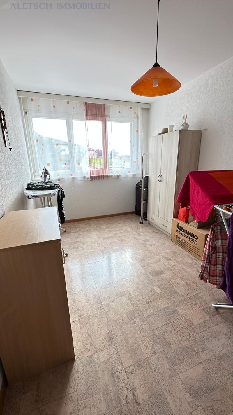 Central 4.5-room apartment with south-facing balcony, in the village center (8)