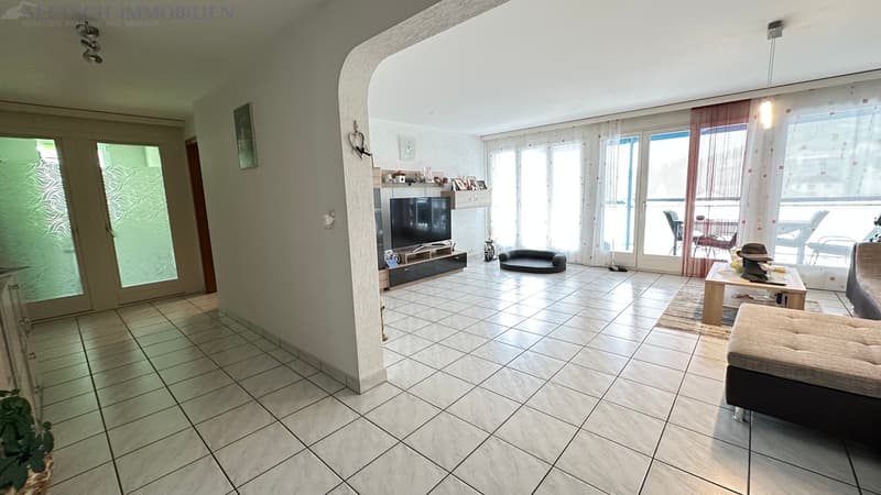 Central 4.5-room apartment with south-facing balcony, in the village center (4)