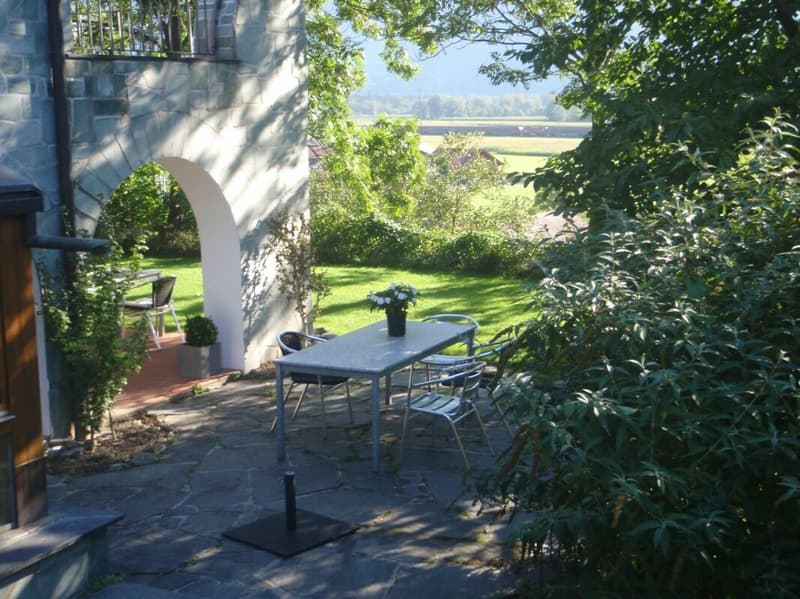 8 ½-room single-family house with 1 ½-room apartment in an idyllic residential location with a wonderful panoramic view (12)