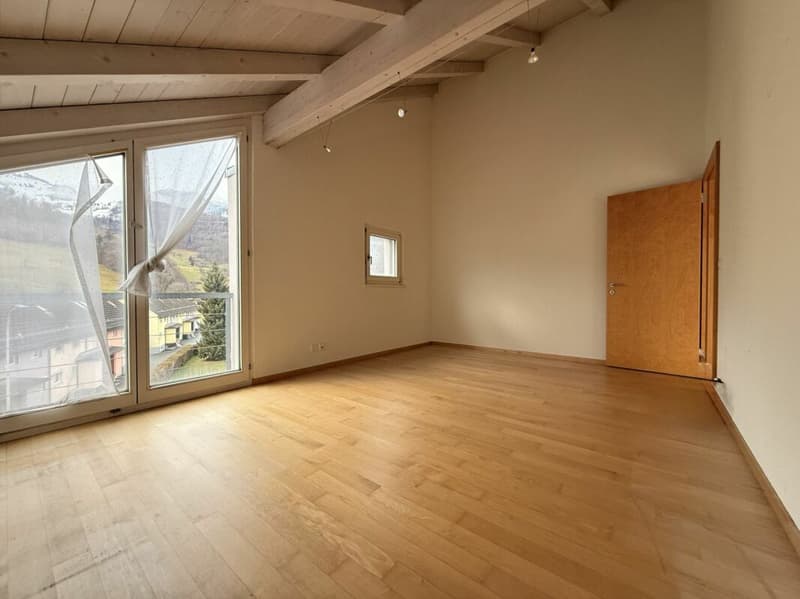 Appartement spacieux 3,5 pièces sous les toits au centre de Buchs-Räfis (6)