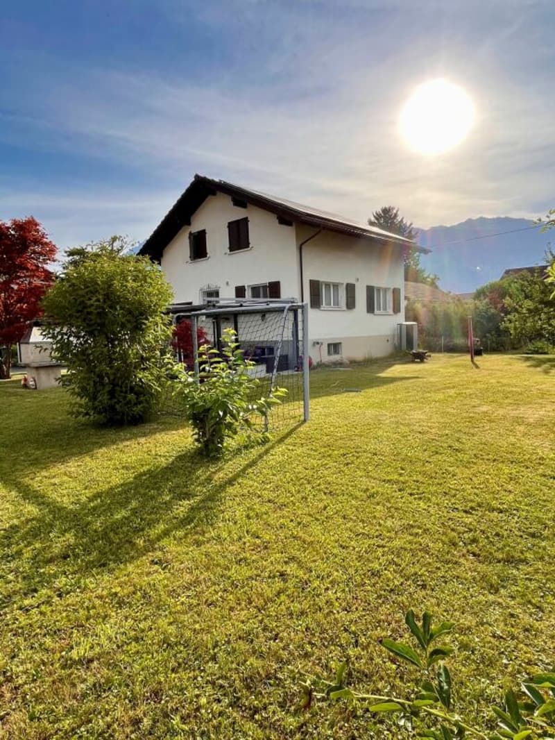 charmantes 5 1/2 Zi-Einfamilienhaus an idyllischer Wohnlage im Grünen (10)