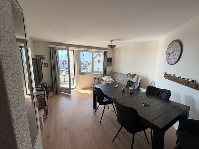 charmante 2 ½ - Zimmerwohnung an attraktiver und sonniger Wohnlage (2)