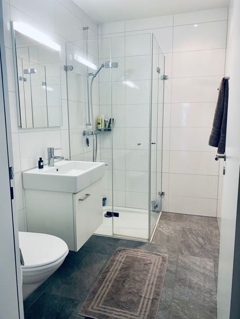 Dusche-WC-Lavabo