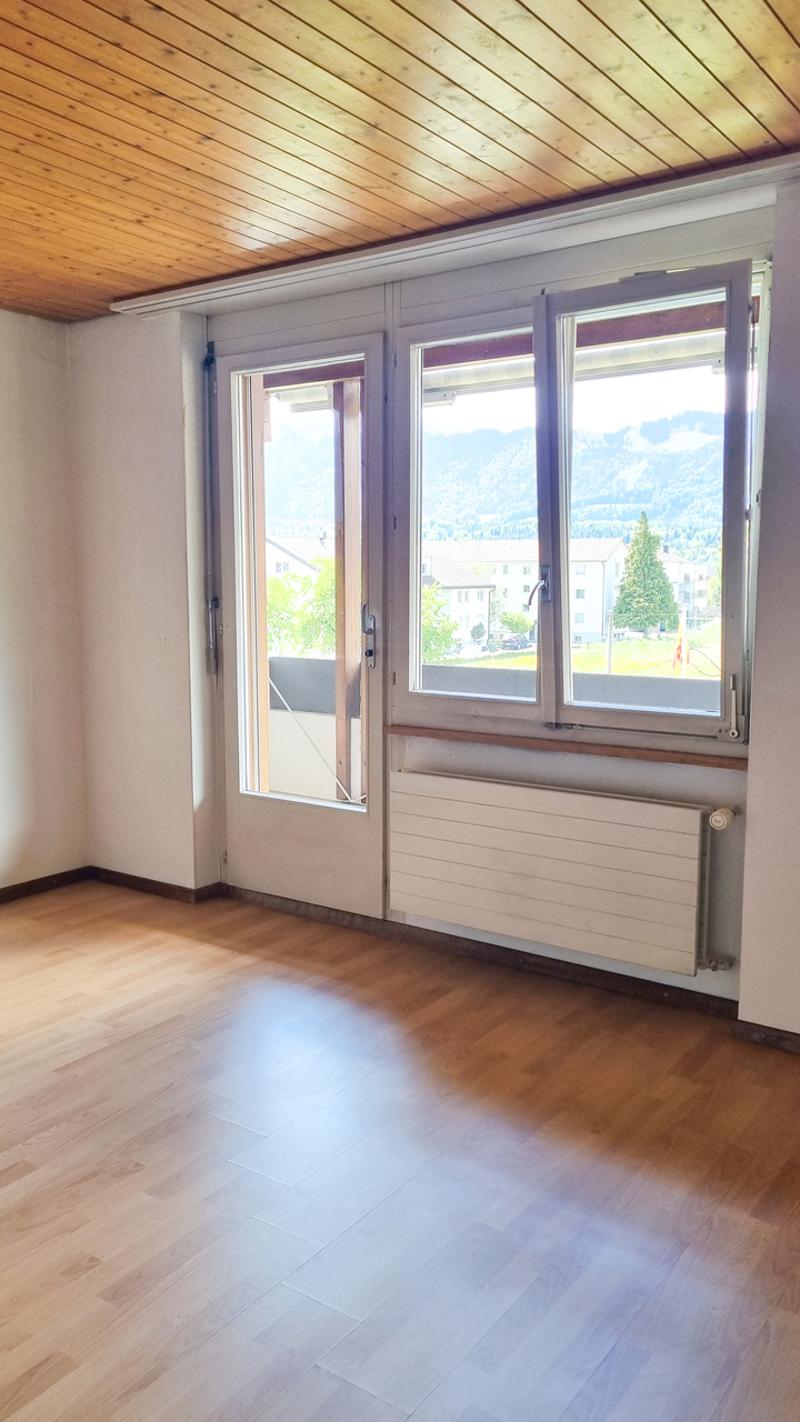 Zimmer 1 mit Ausgan zu Balkon
