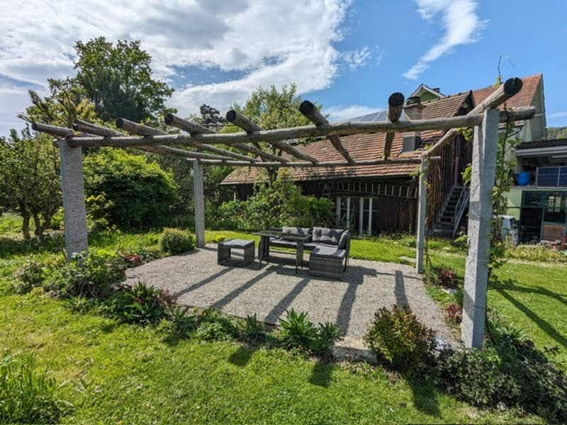 Charming 4.5 room apartment with beautiful Tessin-style arbor (1)