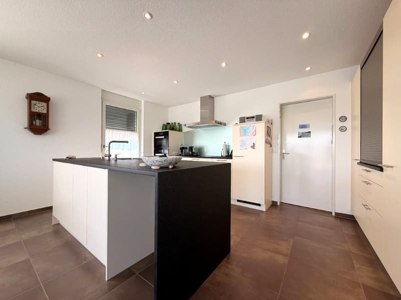 Appartement de terrasse exclusif de 5,5 pièces avec vue imprenable sur le lac et les montagnes (8)