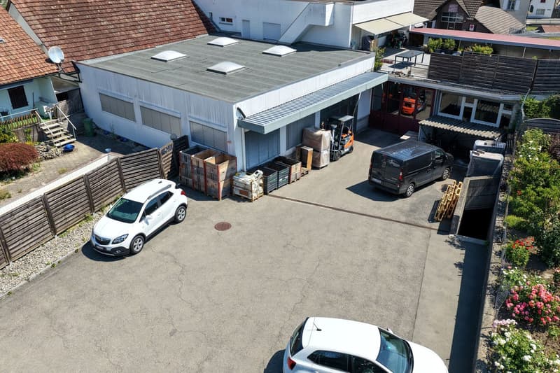Refined workshop, office, and storage spaces – approx. 1,000 m² (7)