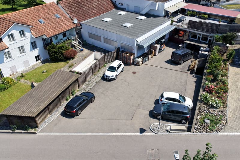 Refined workshop, office, and storage spaces – approx. 1,000 m² (6)