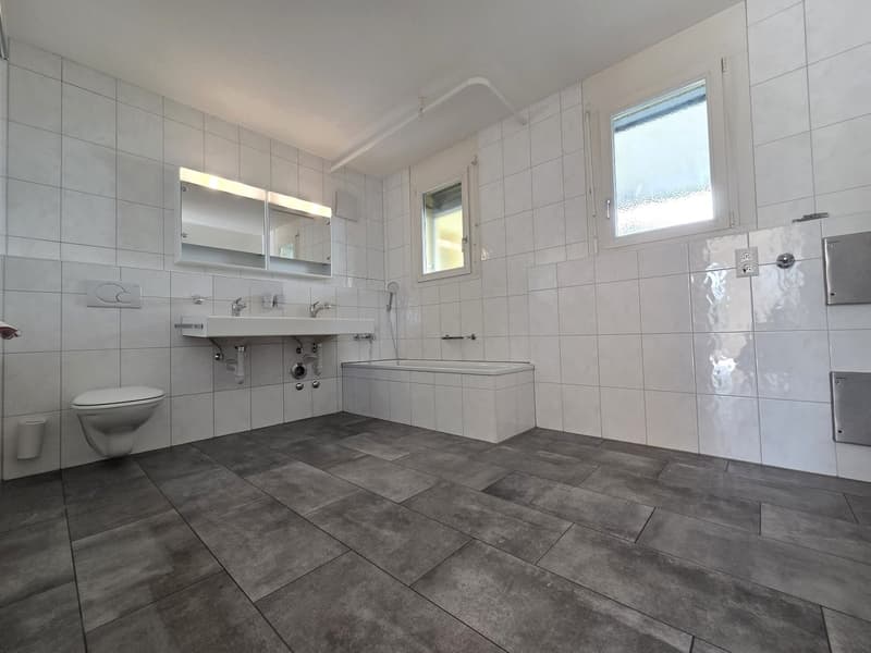 Bright 3.5-room apartment with balcony and beautiful view in Holderbank (8)