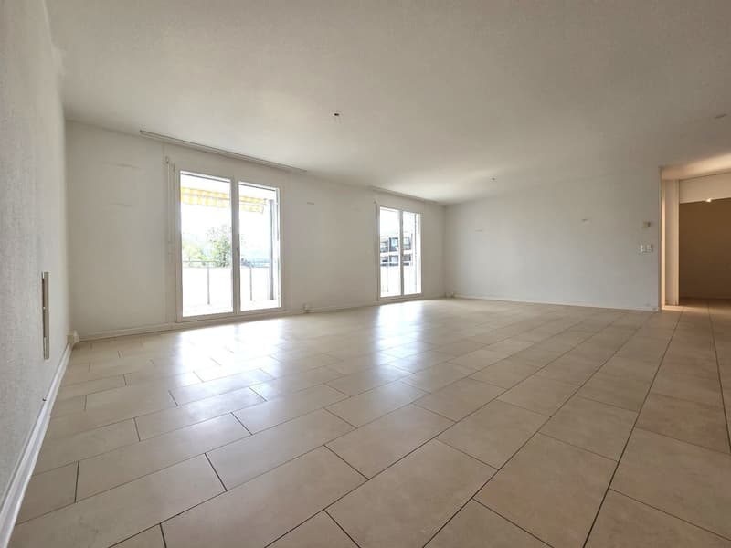 Bright 3.5-room apartment with balcony and beautiful view in Holderbank (2)