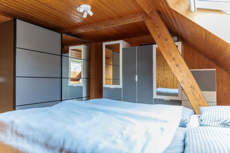 Charmante 4-Zimmer-Dachwohnung an ruhiger Lage (8)