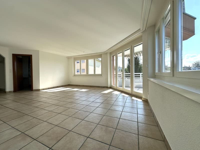 Gepflegte 3.5-Zimmer-Wohnung in Reinach – Sofort verfügbar! (2)