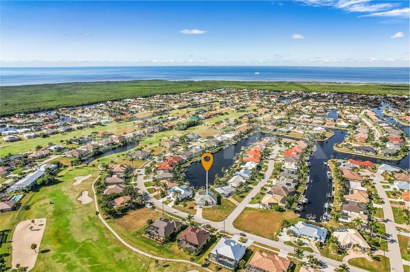 Florida-Traumhaus mit Meerzugang Schweizer Chancen direkt am Wasser! (4)