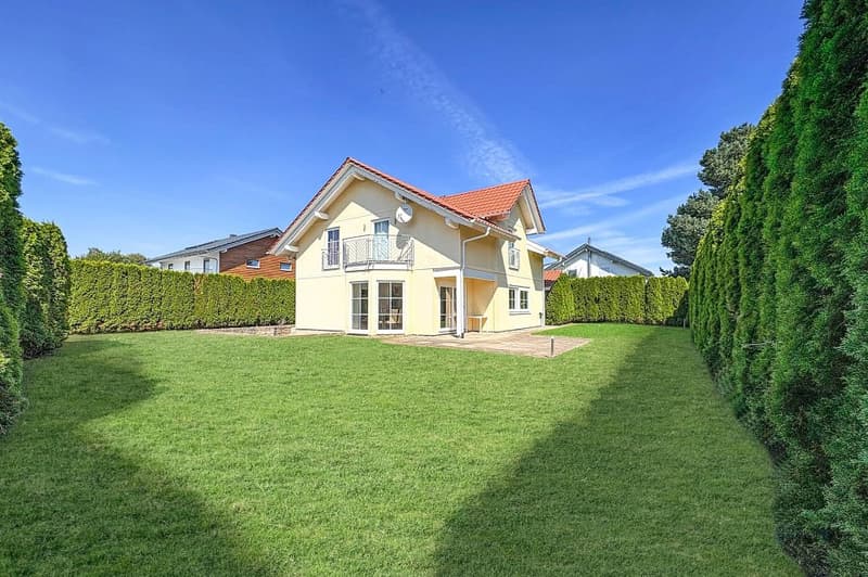 Detached single-family house with style and privacy (2)