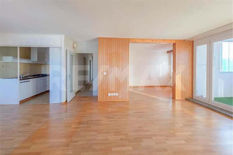 Above the roofs of Bern, space for your living ideas. (6)