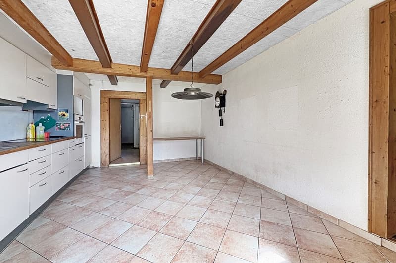 Large farmhouse with 2 apartments (8)