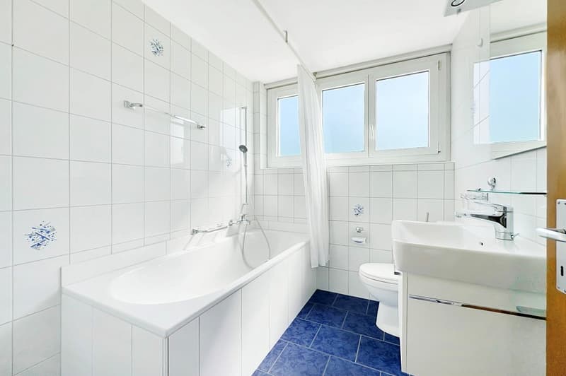 Two-family house with pool and dreamy garden on the Worble (7)