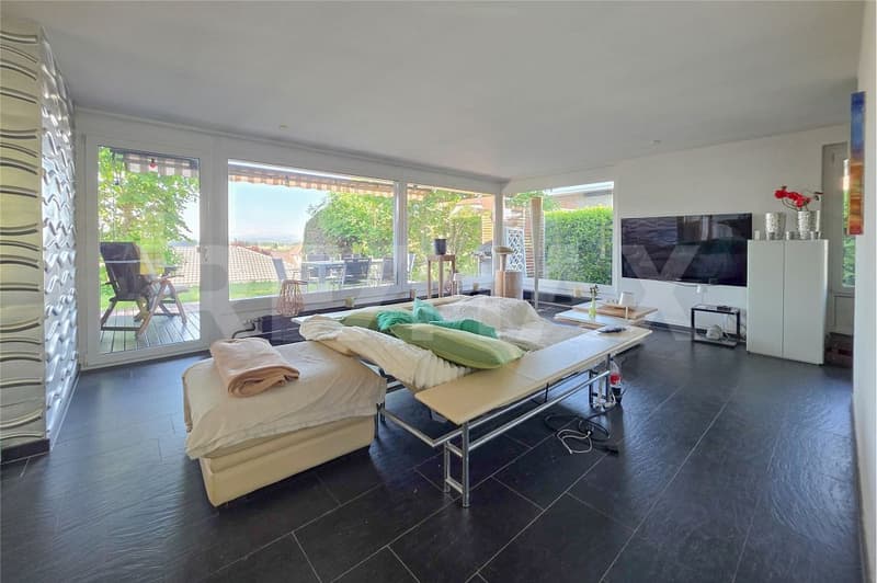 Retreat with a far-reaching view - Living in a privileged location in Attiswil (8)
