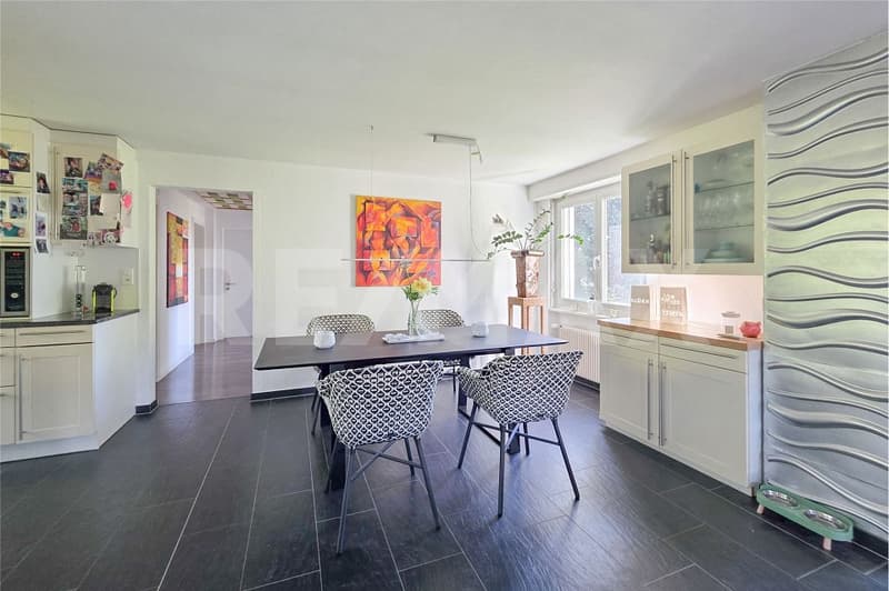 Retreat with a far-reaching view - Living in a privileged location in Attiswil (11)