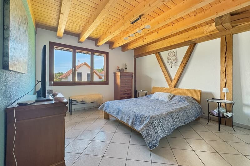 Superbe maison pour plusieurs générations (9)