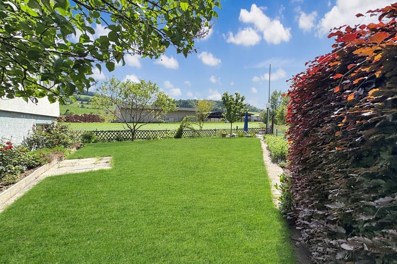 Zweifamilienhaus mit Pool und traumhaftem Garten an der Worble (3)