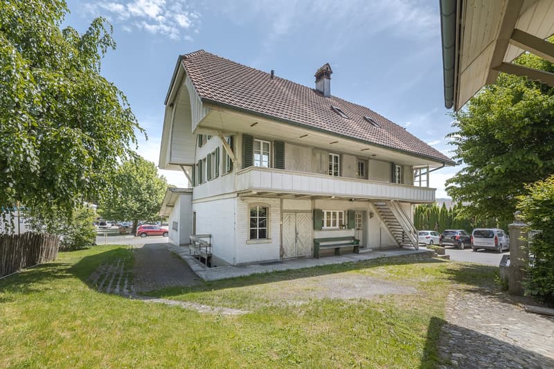 Charming Stöckli with two residential units (11)