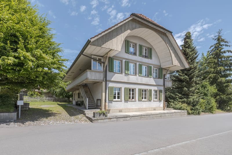 Charming Stöckli with two residential units (1)