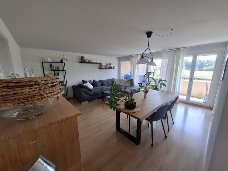 Appartement lumineux 4.5 pièces avec balcon à Rüfenacht BE (3)