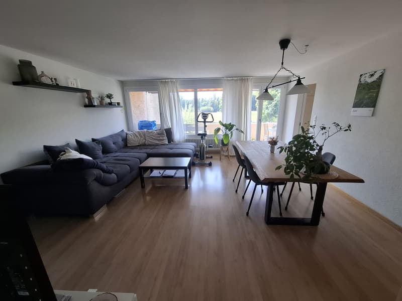 Appartement lumineux 4.5 pièces avec balcon à Rüfenacht BE (2)