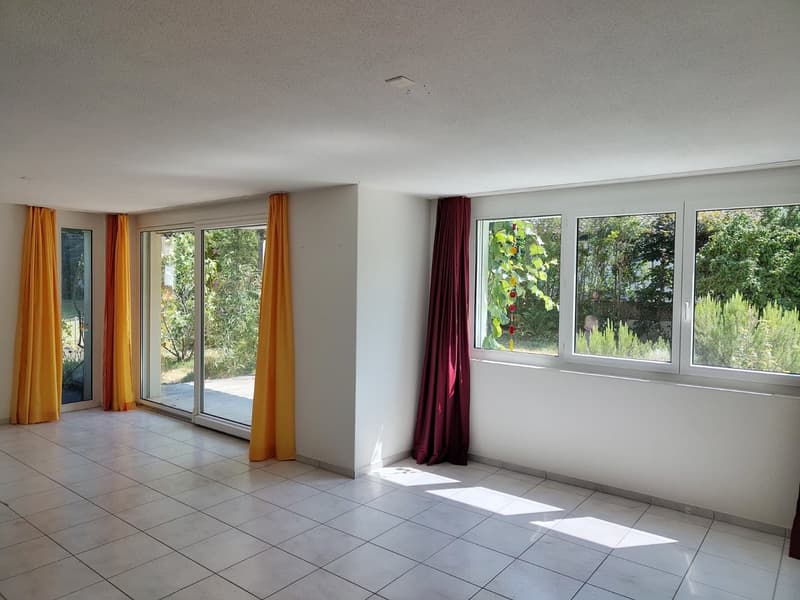 Spacious 7.5-room semi-detached house in Urtenen-Schönbühl (18)