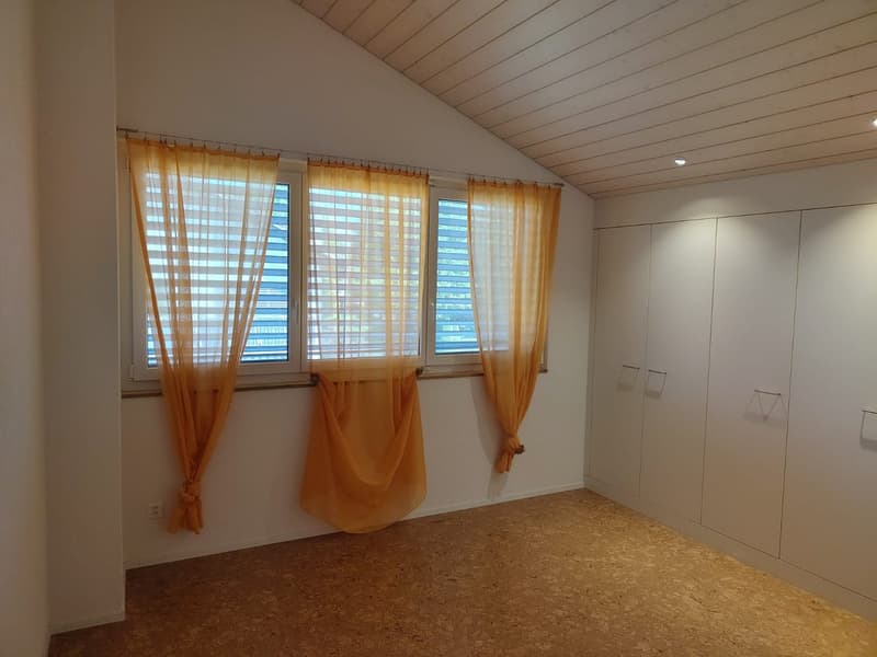 Spacious 7.5-room semi-detached house in Urtenen-Schönbühl (10)