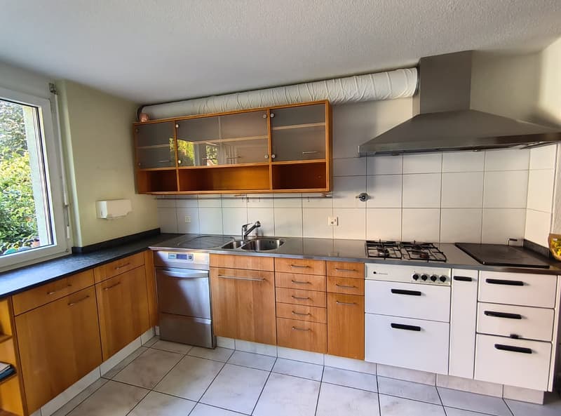 Spacious 7.5-room semi-detached house in Urtenen-Schönbühl (14)