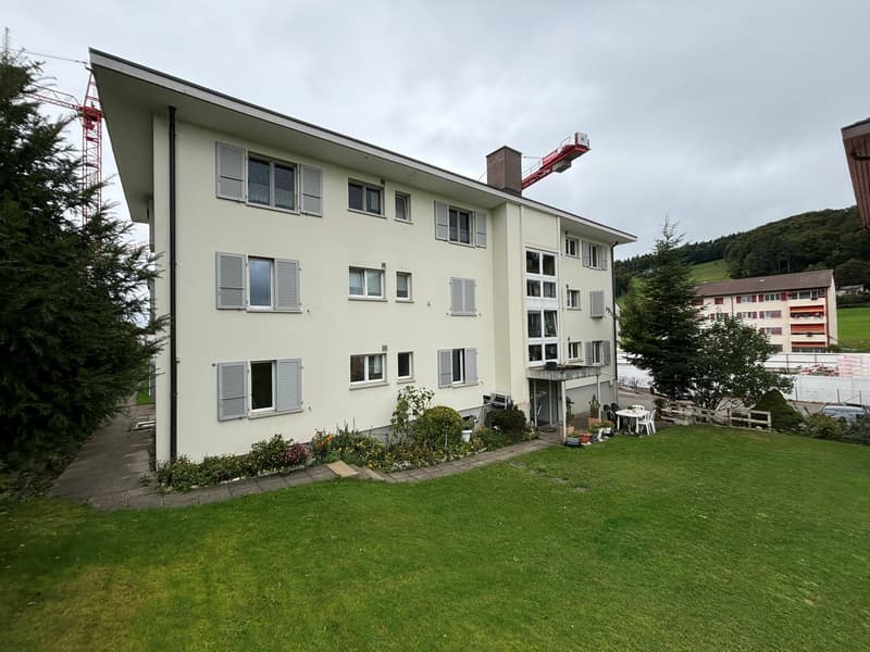 Appartement lumineux 5 pièces avec grand balcon (1)