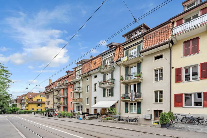 Sonnige 2.5-Zimmer-Wohnung mit Balkon im beliebten Weissenbühl-Quartier (1)
