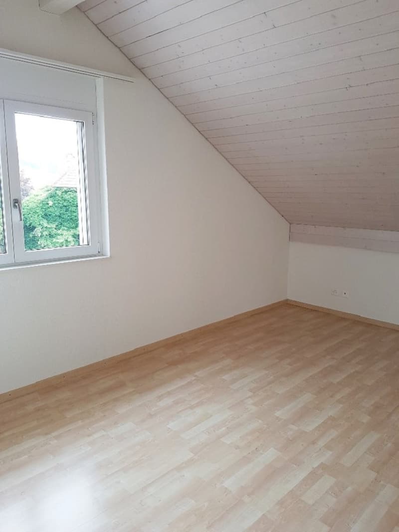 Charmante 3.5-Zimmer-Wohnung mit Balkon in Worben (6)